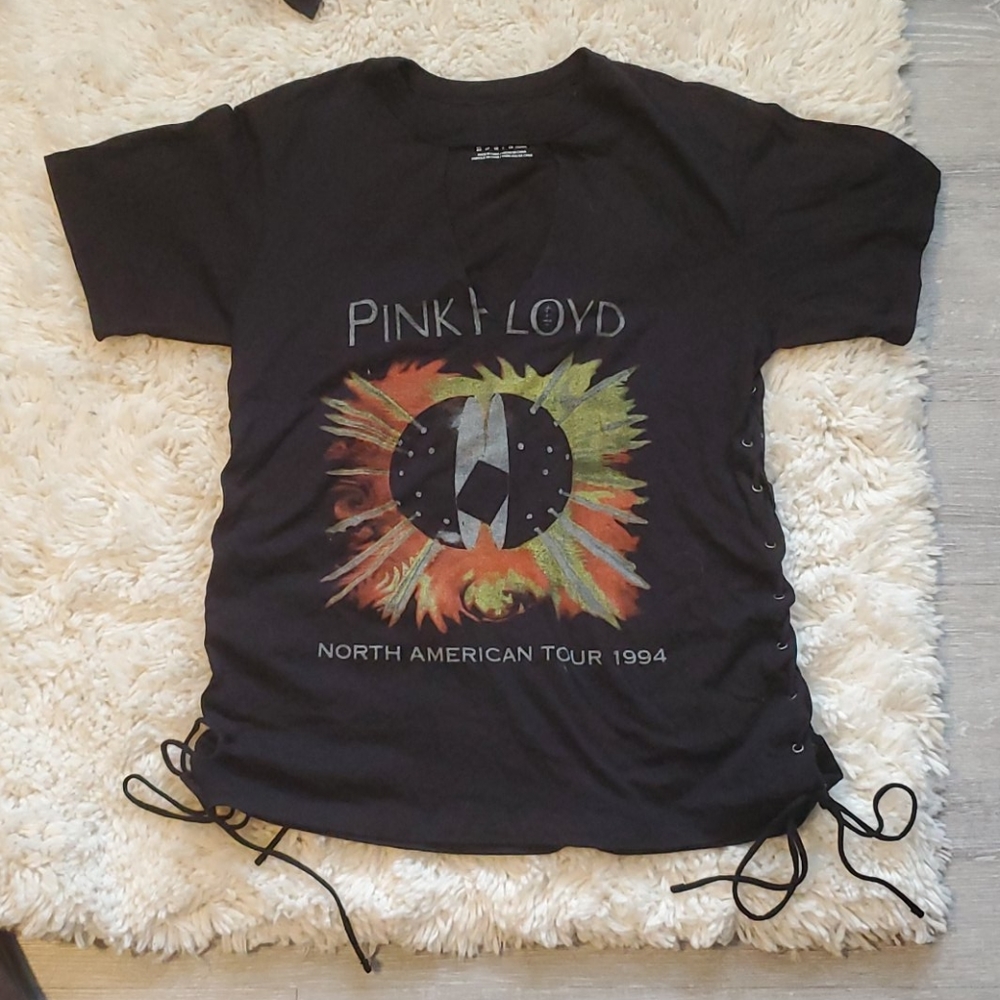 NWOT Pink Floyd Band Tee
